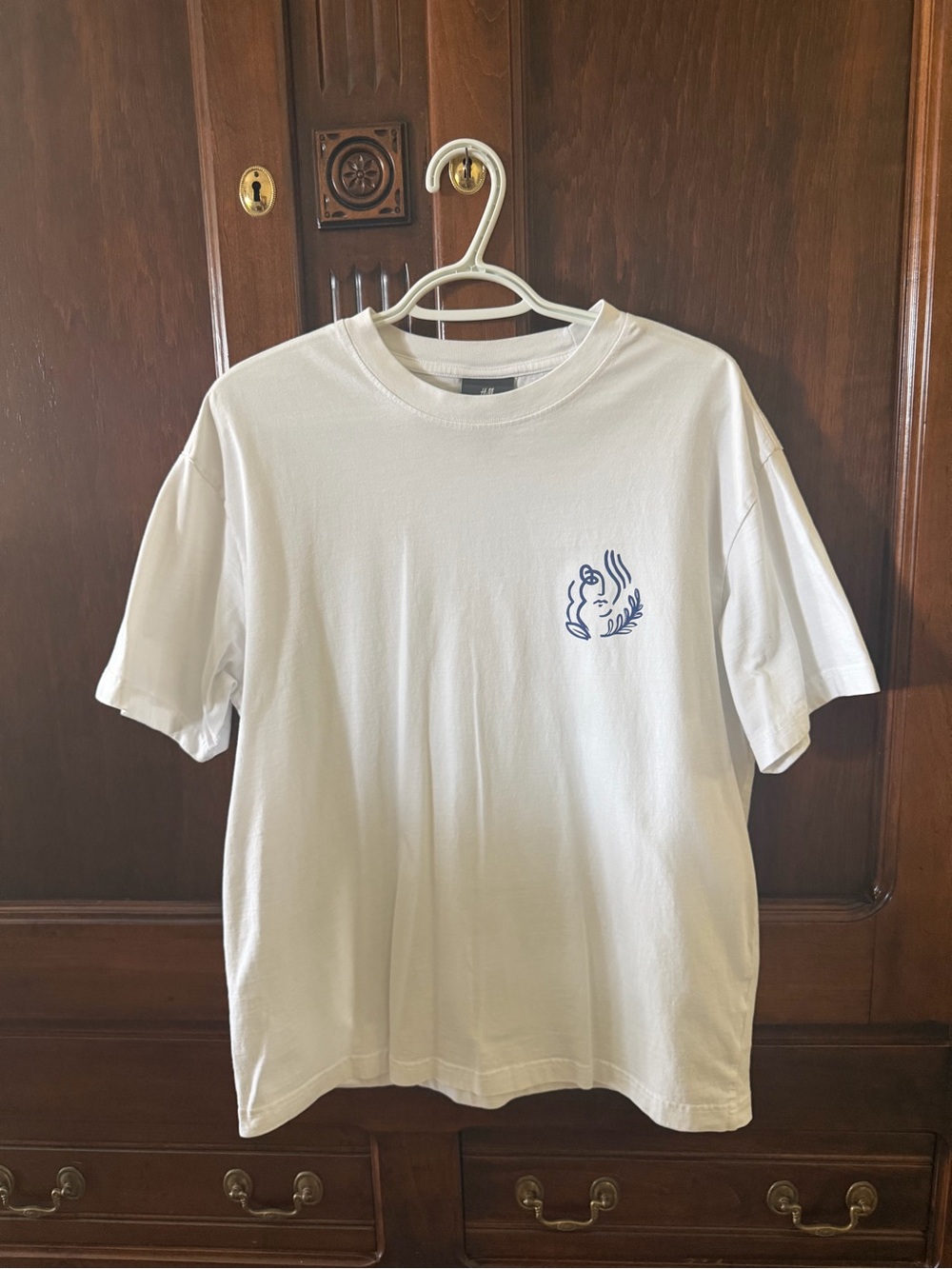 H&M Aura Artist House Tee